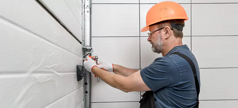 Garage Door Repair in Lake Magdalene