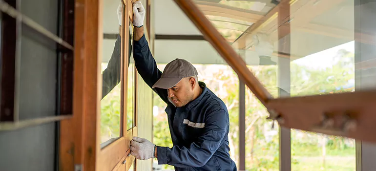 Double Hung Vinyl Window Sash Replacement in Lake Magdalene, FL